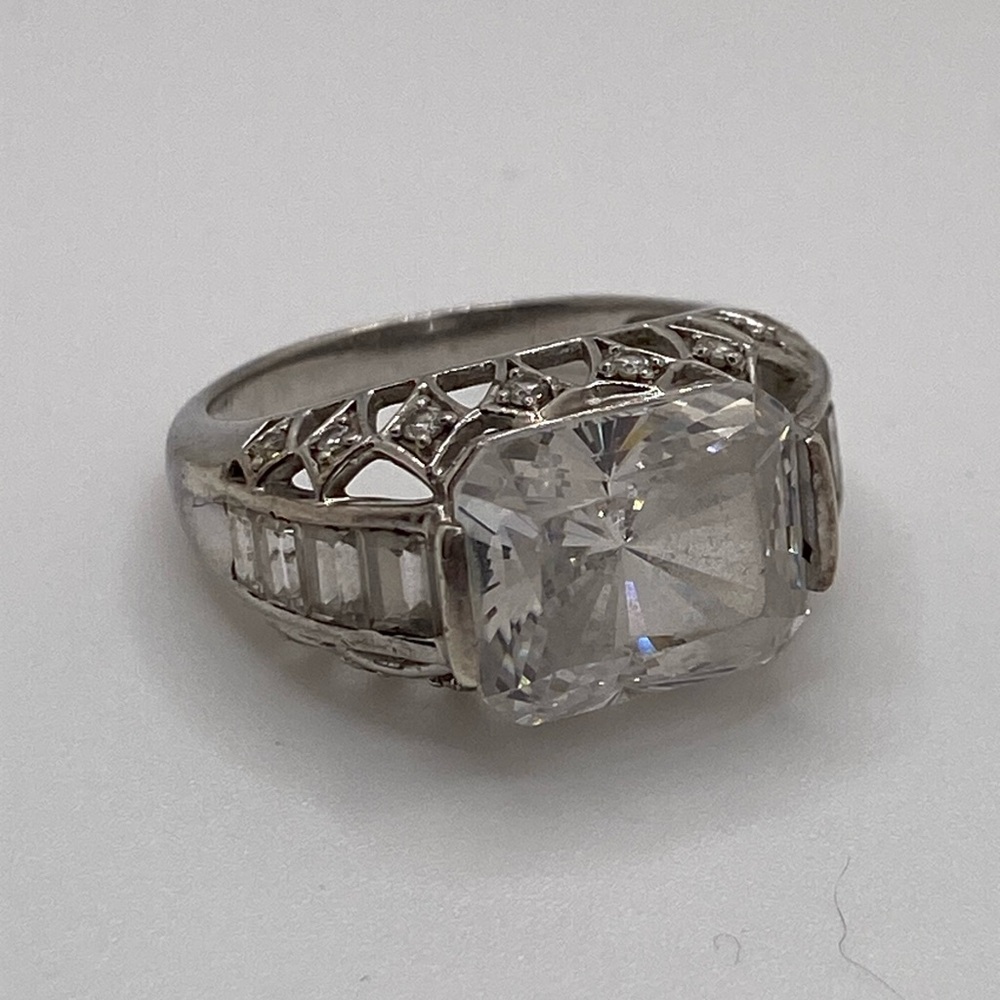 Sterling silver cubic zirconia ring size 8